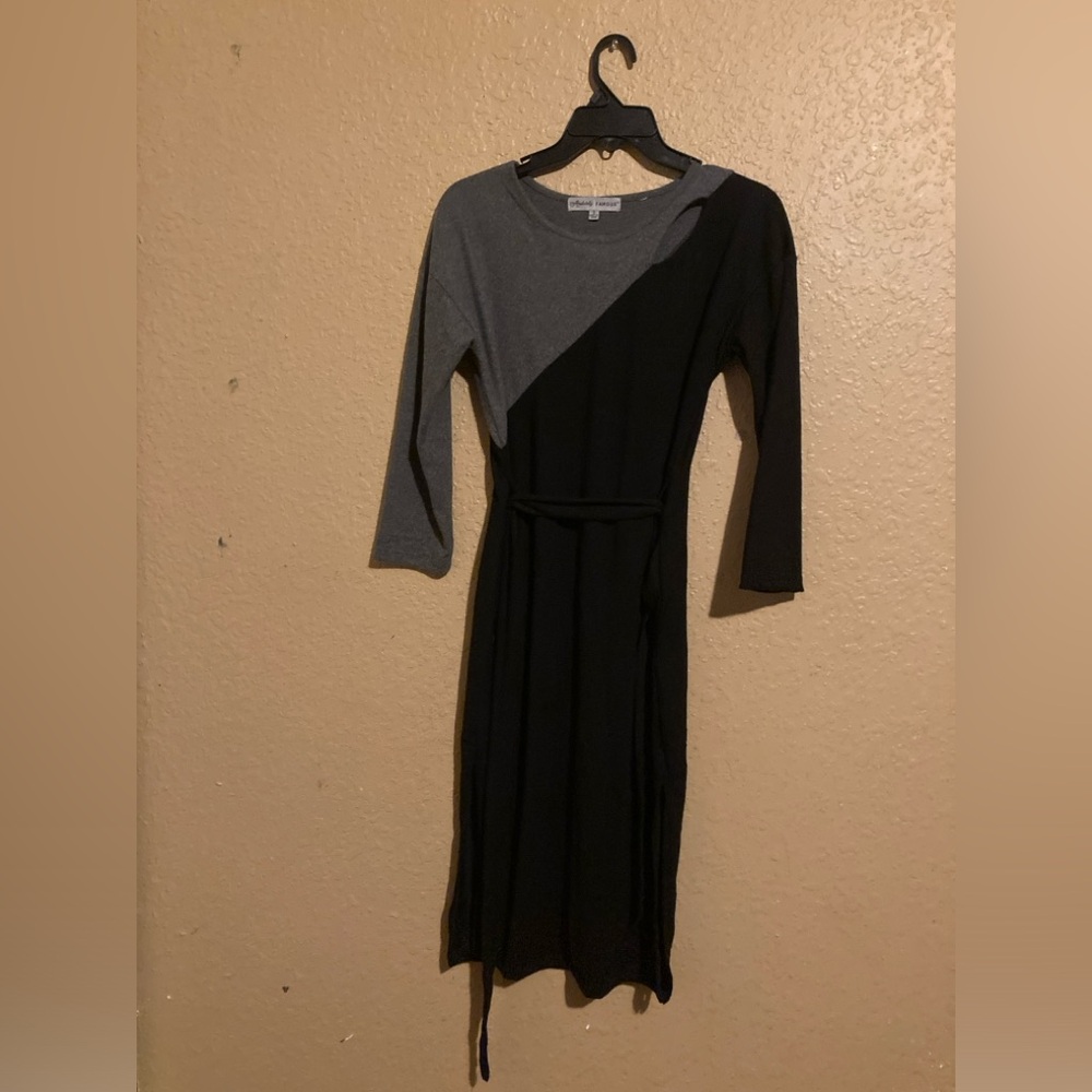 Size small, Absolutely Famous 3/4 sleeve, midi dress. Black and grey.